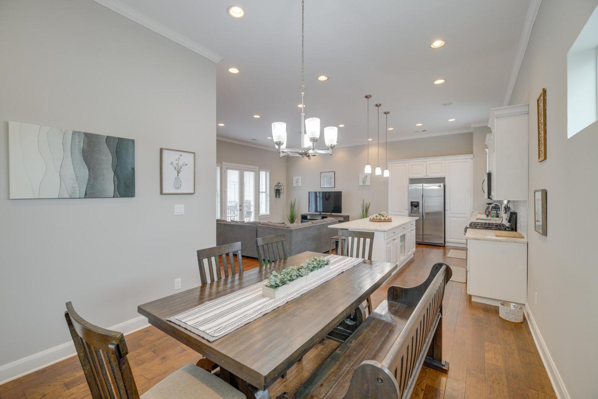 Spacious Townhome About 5 Mi To Downtown! Holiday home