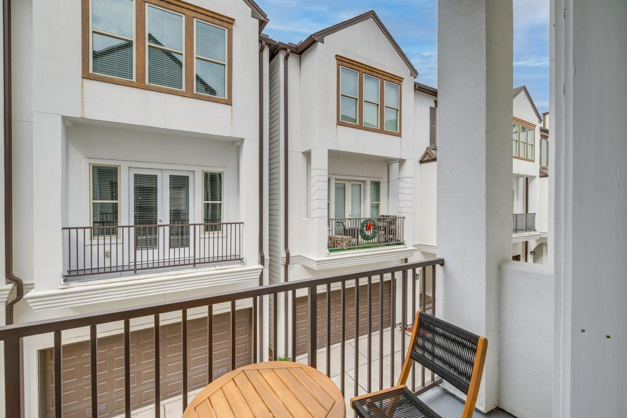 Spacious Townhome About 5 Mi To Downtown! * Houston