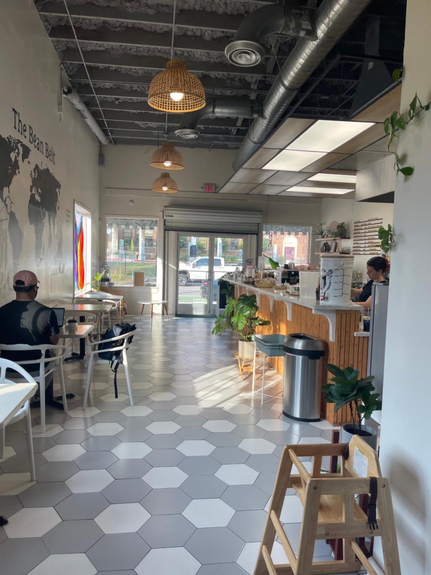 Trendy In Downtown - Near Montrose