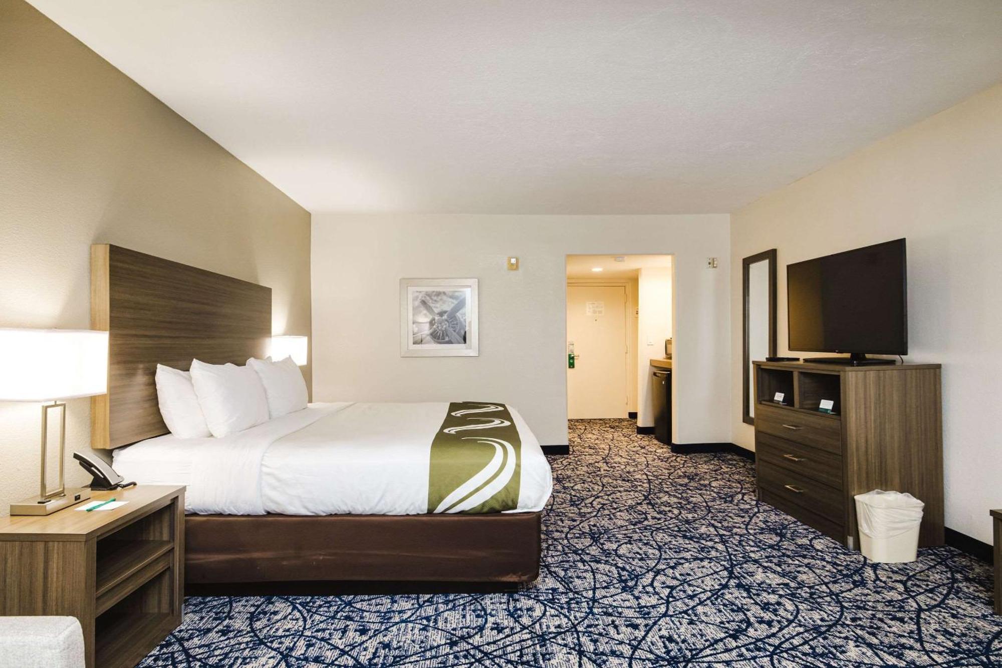 Hotel Quality Hobby Airport