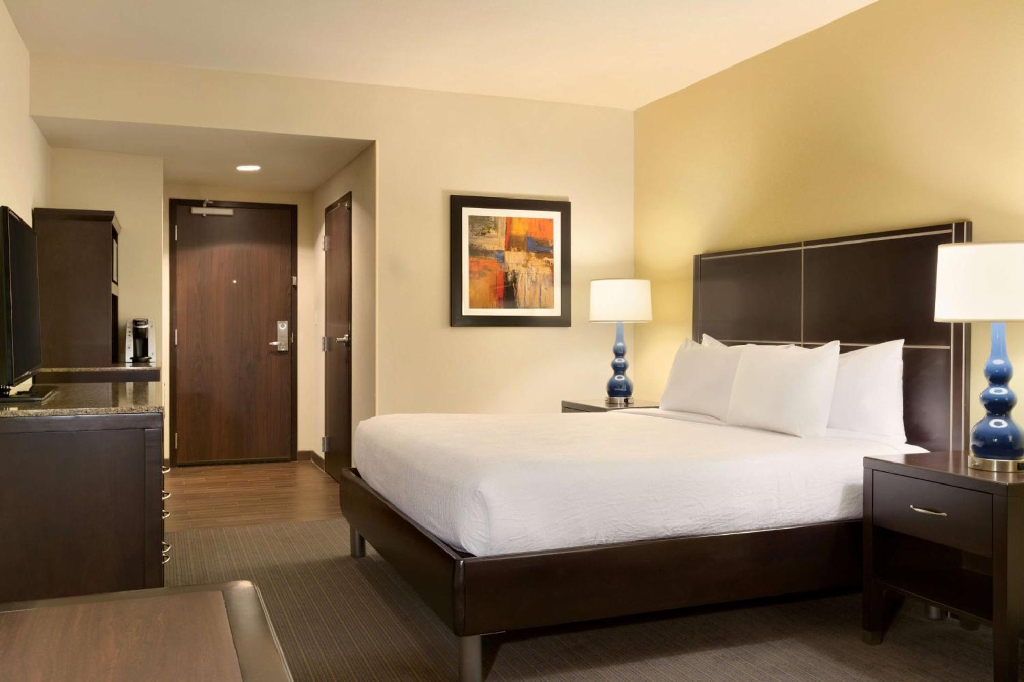 Hilton Garden Houston Nw America Plaza 3*