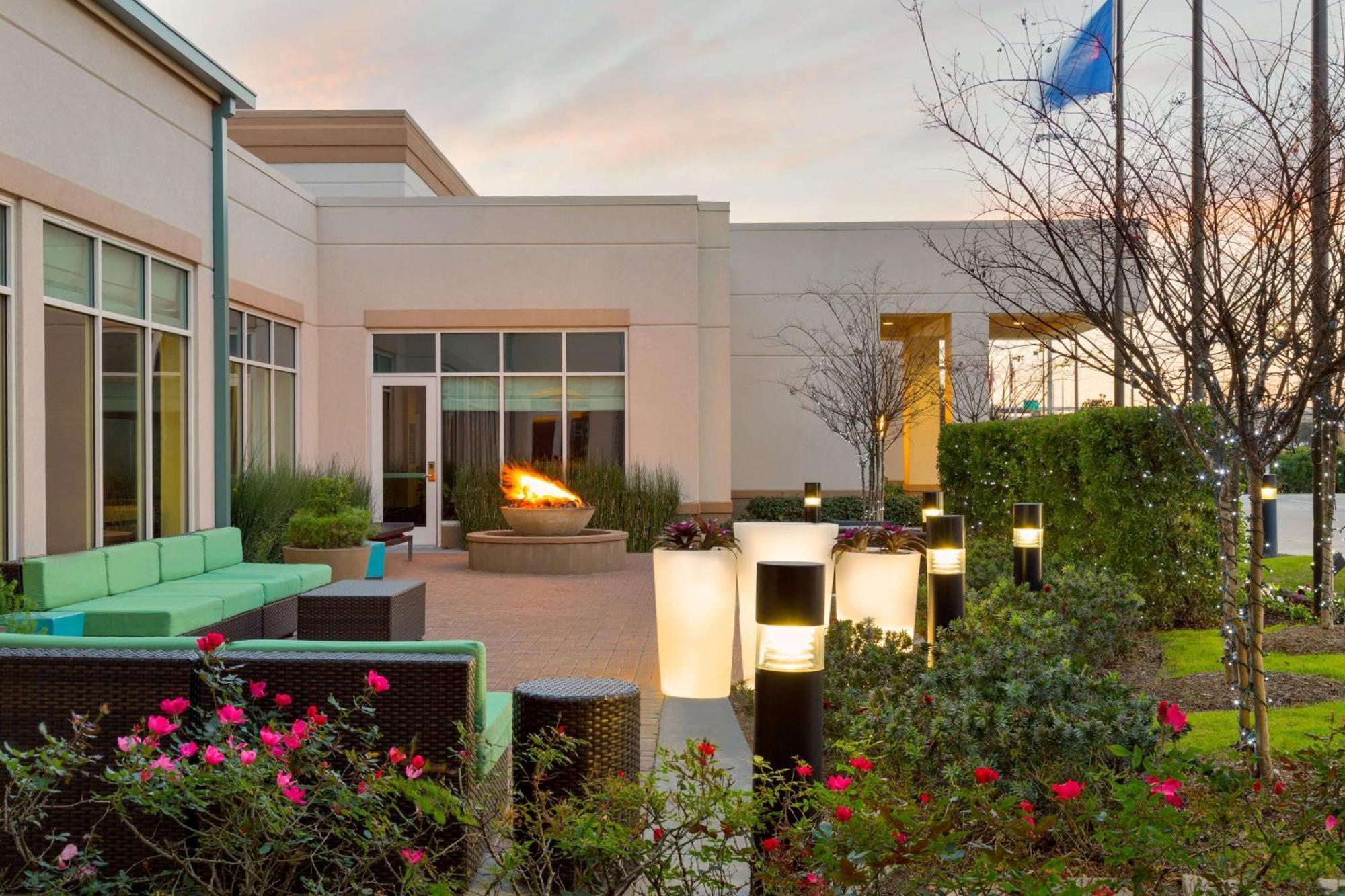 Hilton Garden Houston Nw America Plaza Hotel
