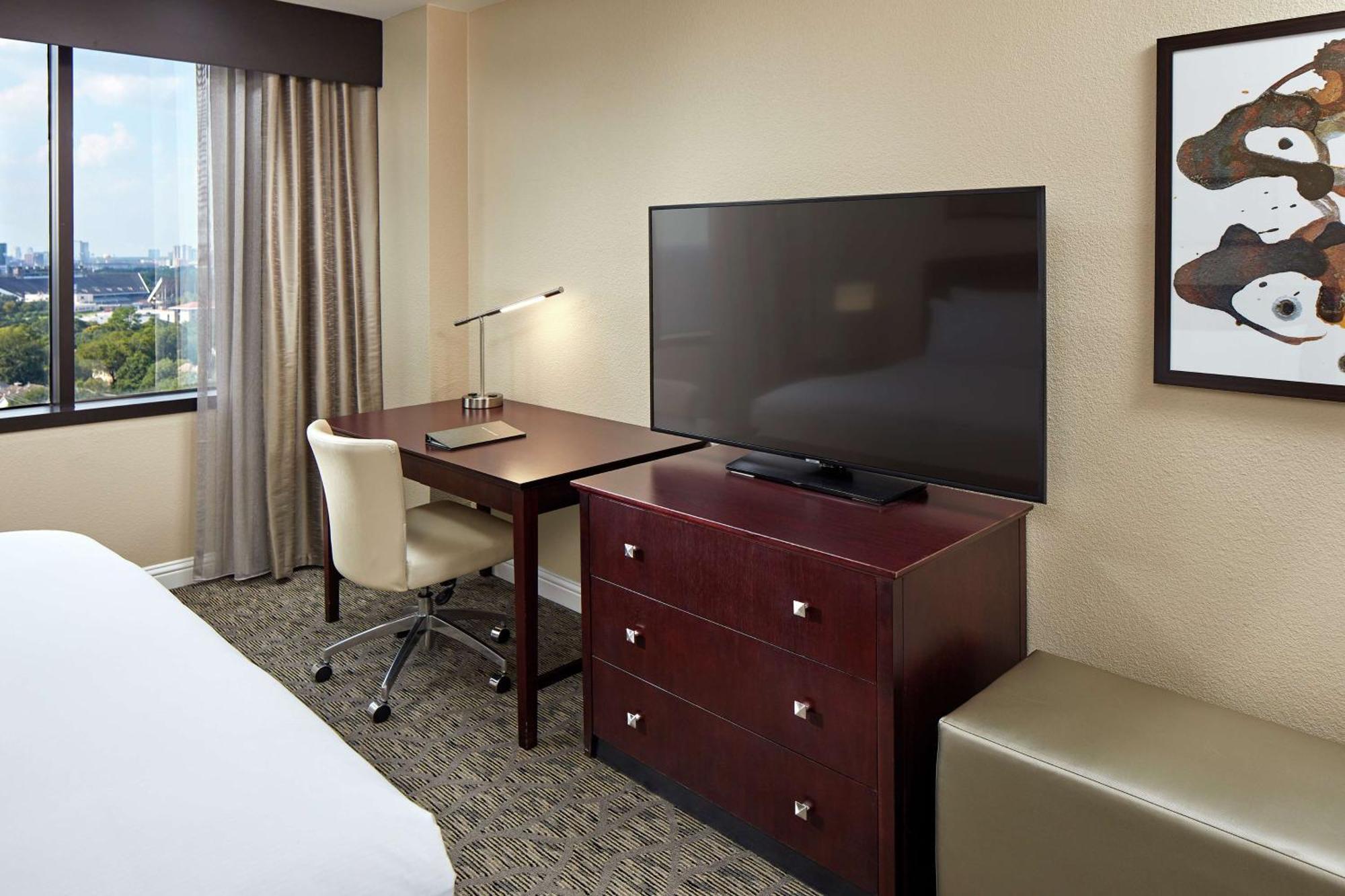 Hilton Plaza/medical Center