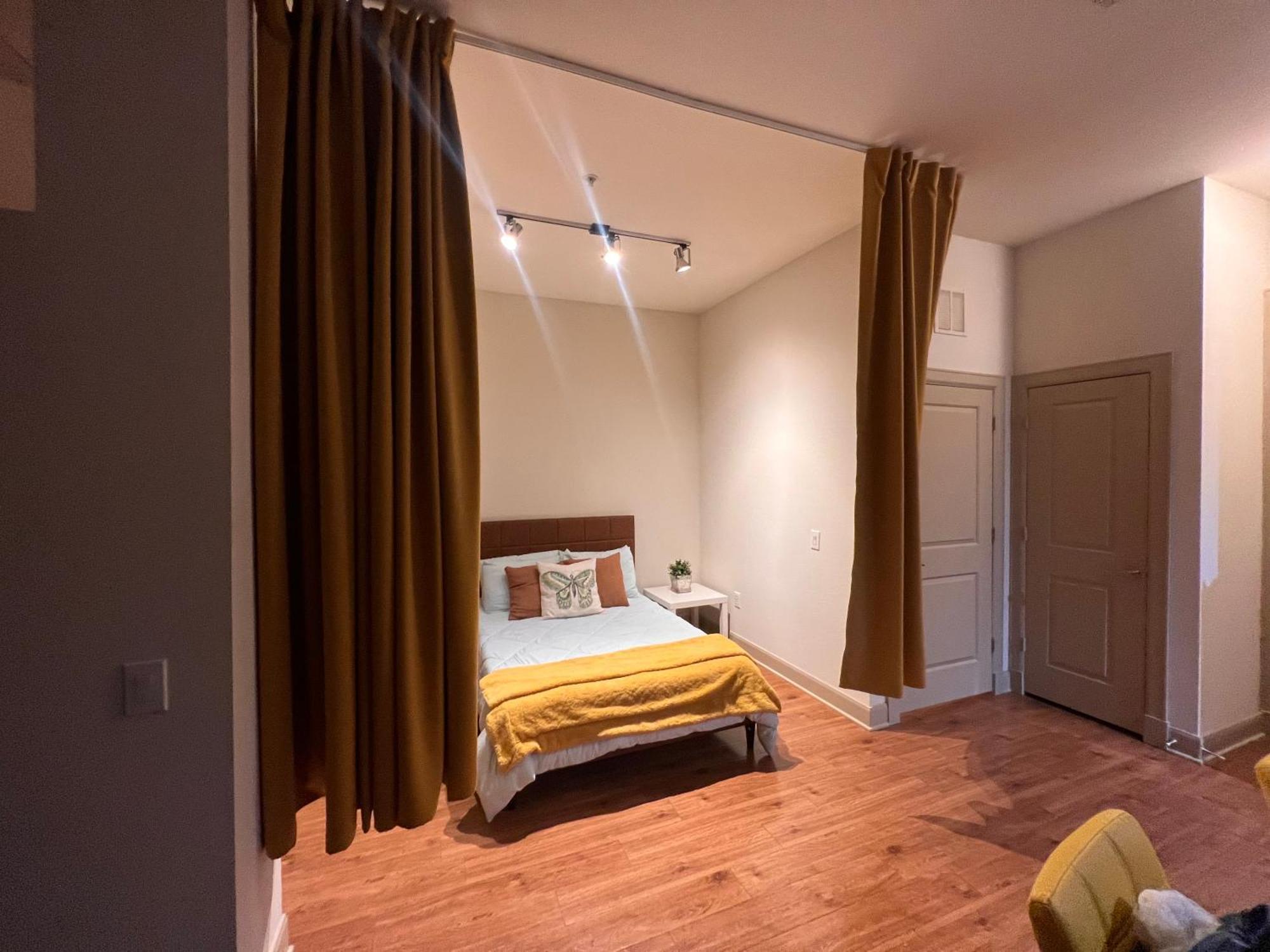 Heart Of Nrg And Medical Center Apartment