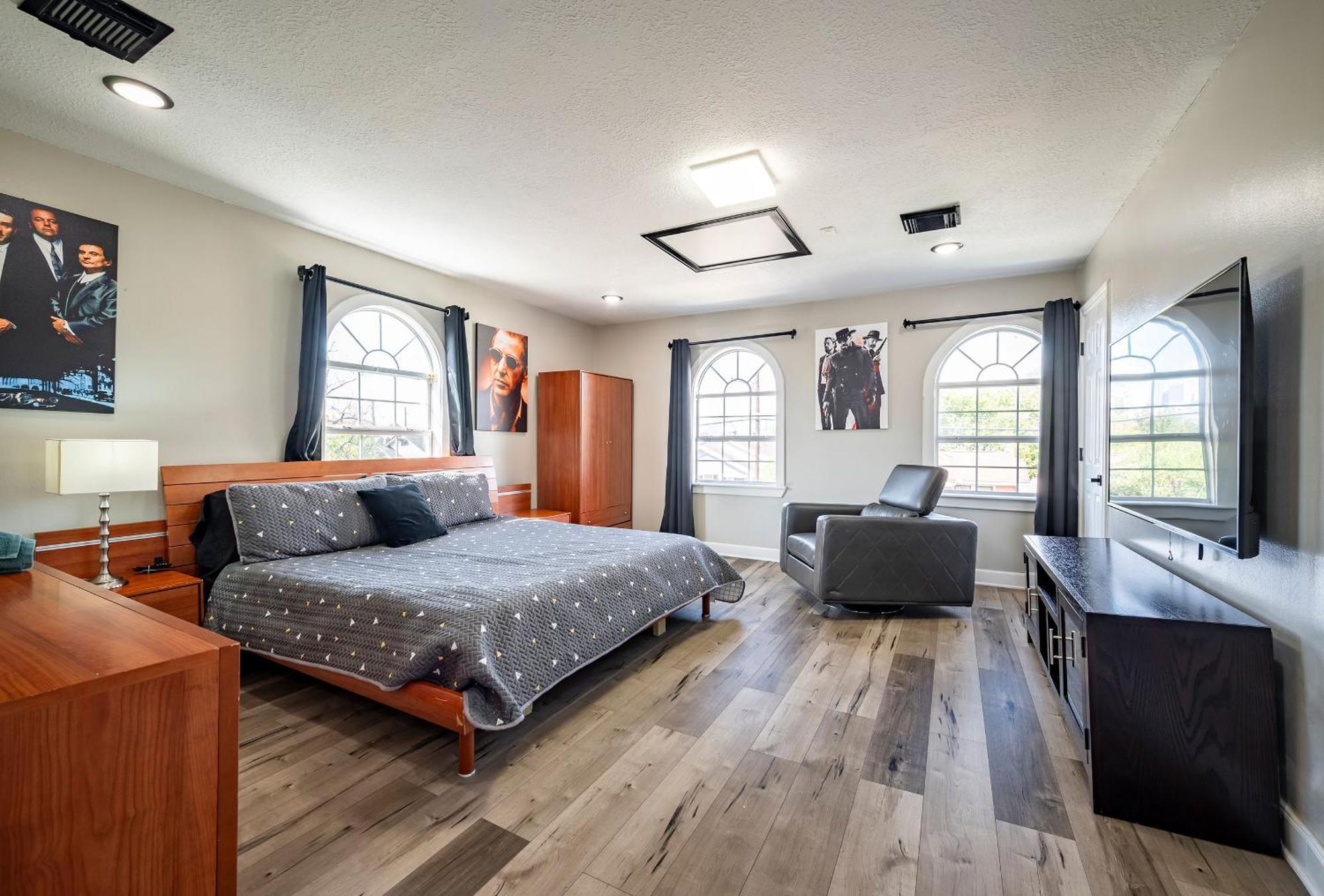New 7 Bedroom Sleep 22 Ev/pet/free Parking Holiday home Houston