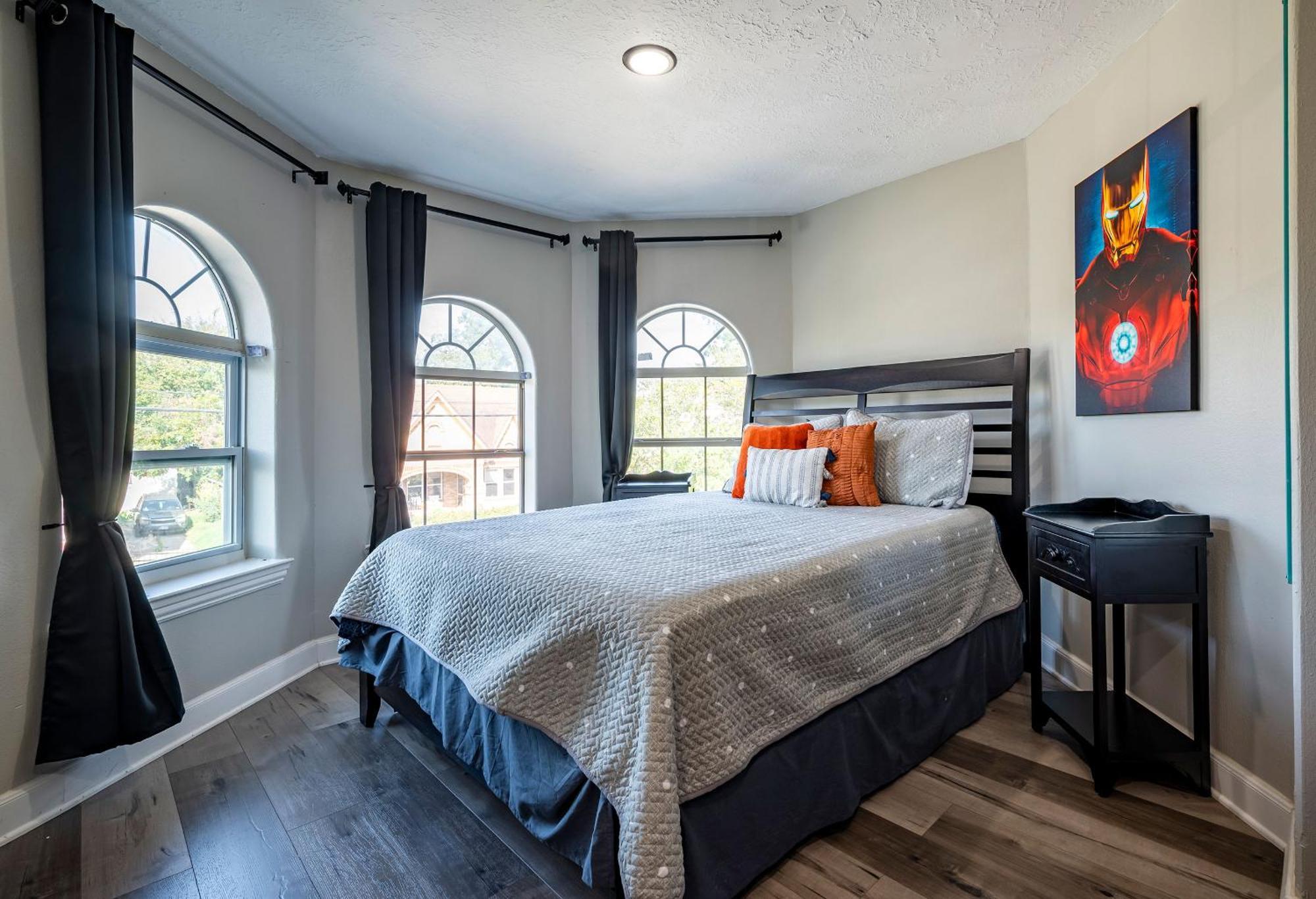 5br Sleeps 16 Downtown/pet Friendly/ev Charger Holiday home *