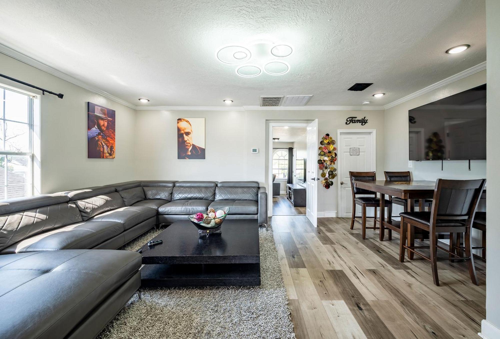 5br Sleeps 16 Downtown/pet Friendly/ev Charger Houston