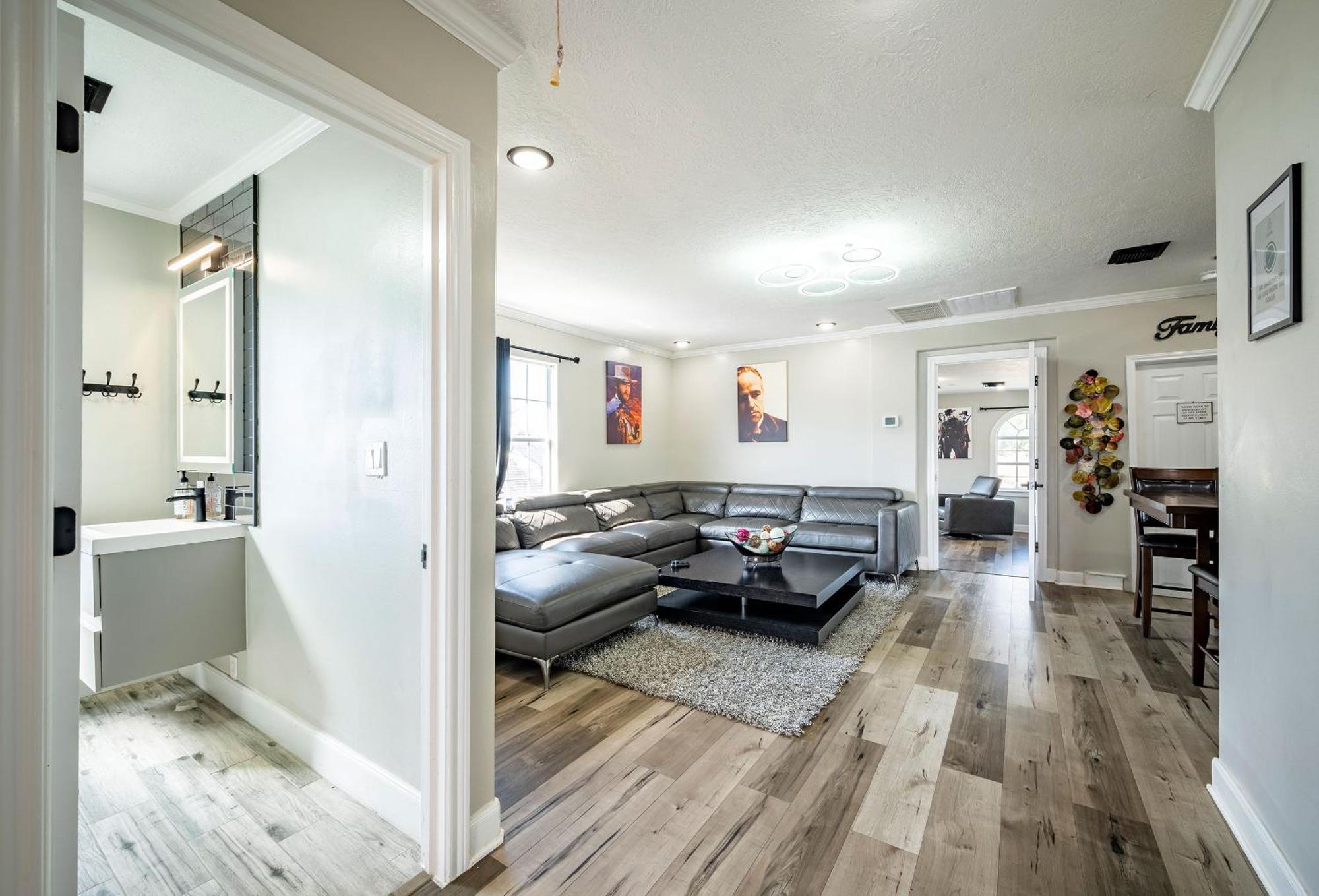 5br Sleeps 16 Downtown/pet Friendly/ev Charger