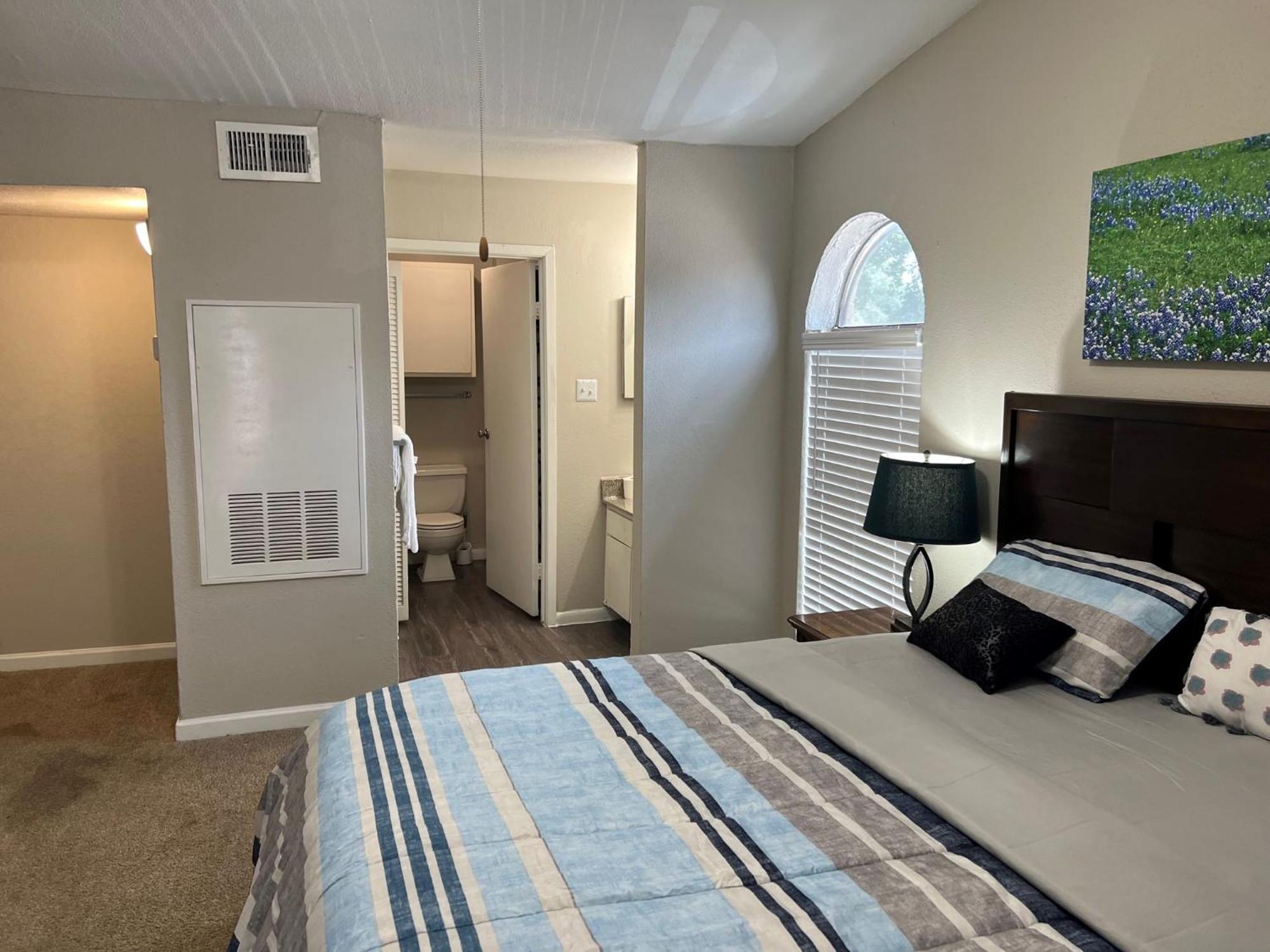 Beautiful 1-bedroom Townhome With Amenities * Houston