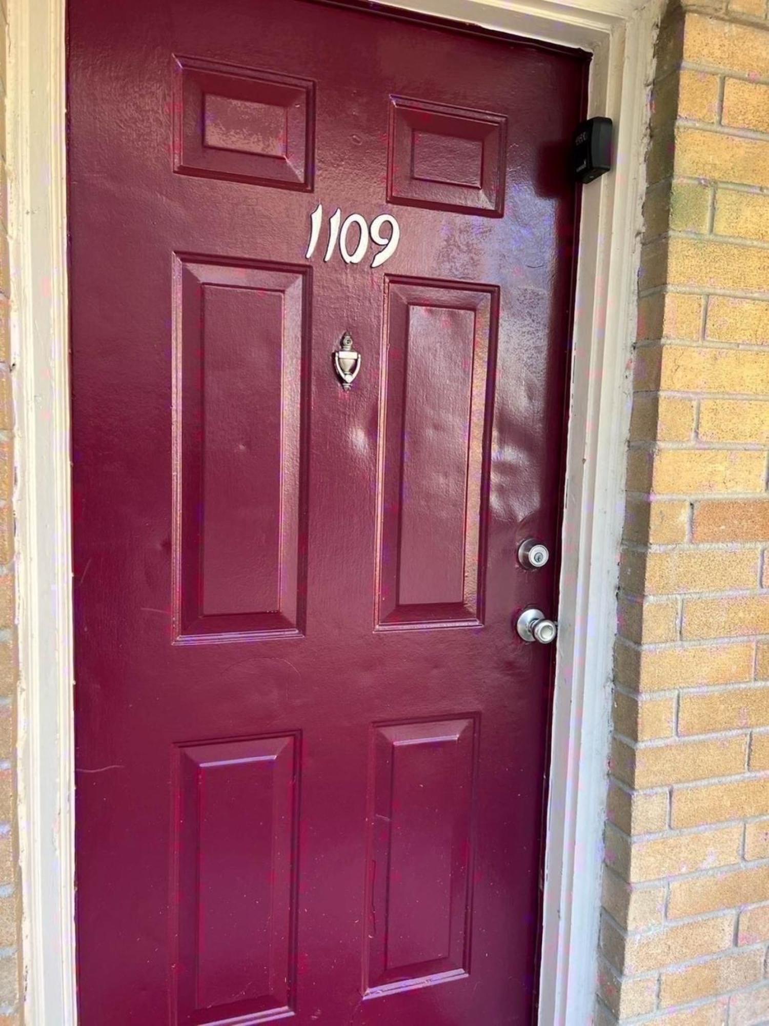 Beautiful 1-bedroom Townhome With Amenities Houston