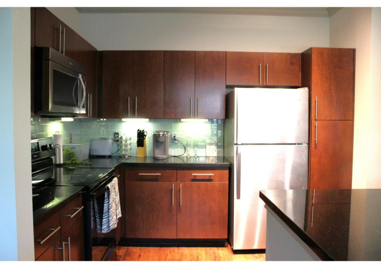 Apartment The Jasmine Garden Apt - Poolview Houston