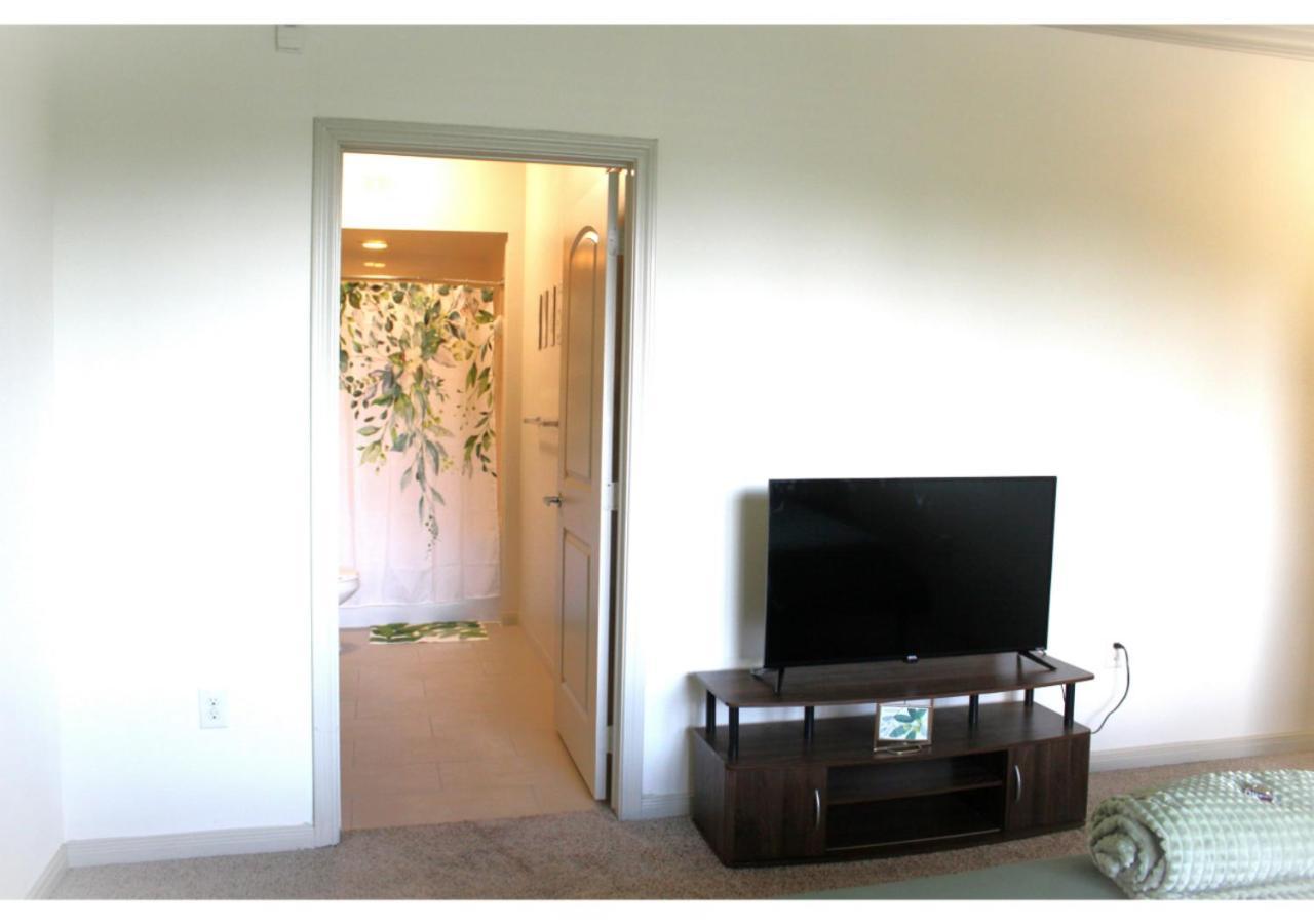 Apartment The Jasmine Garden Apt - Poolview