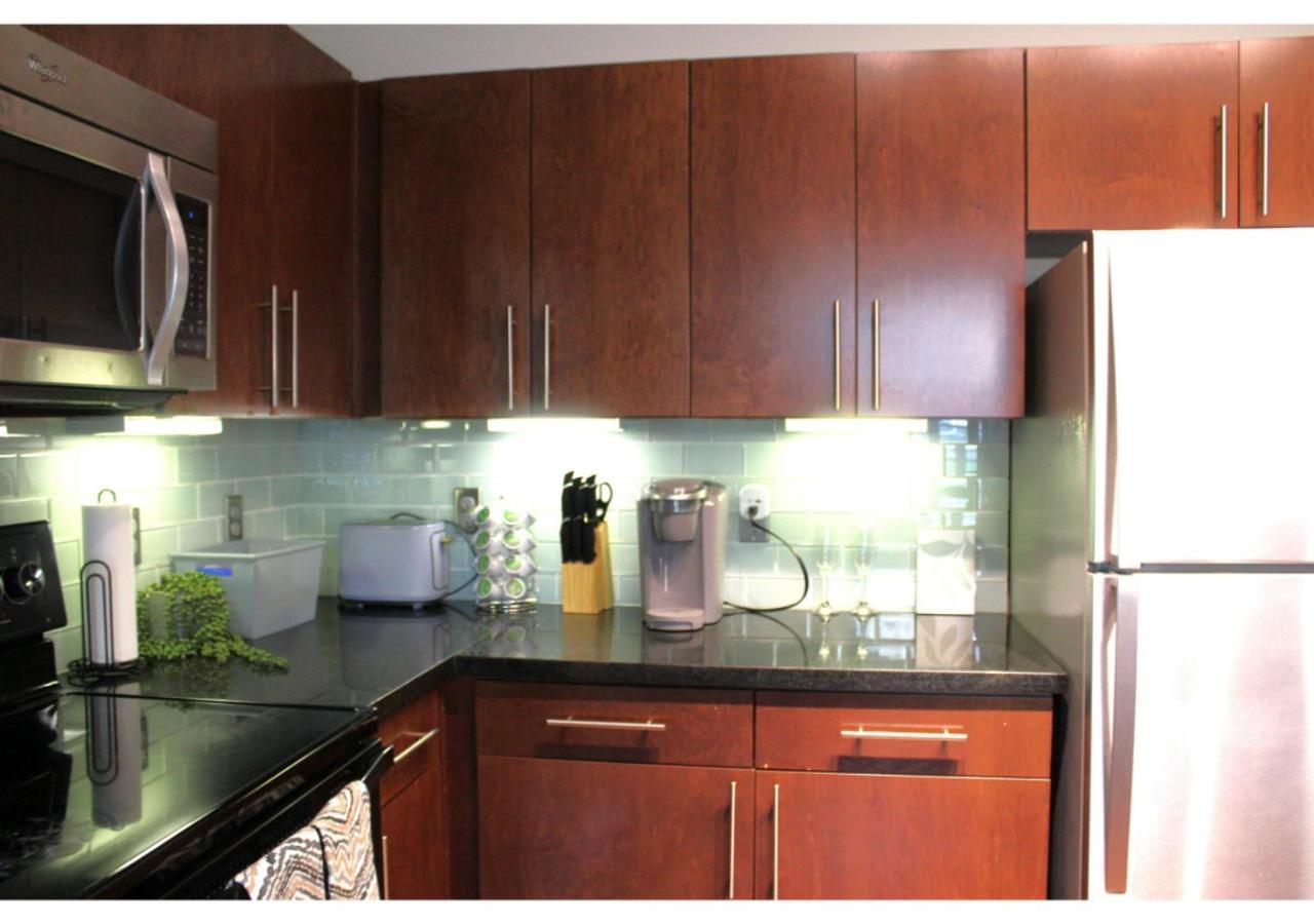 The Jasmine Garden Apt - Poolview Houston