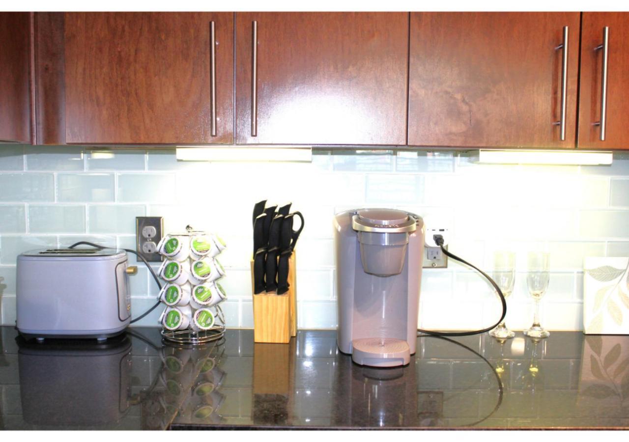 The Jasmine Garden Apt - Poolview * Houston
