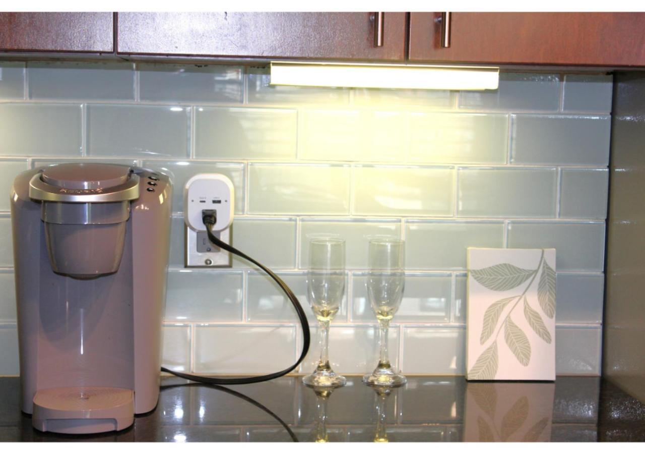 The Jasmine Garden Apt - Poolview Houston