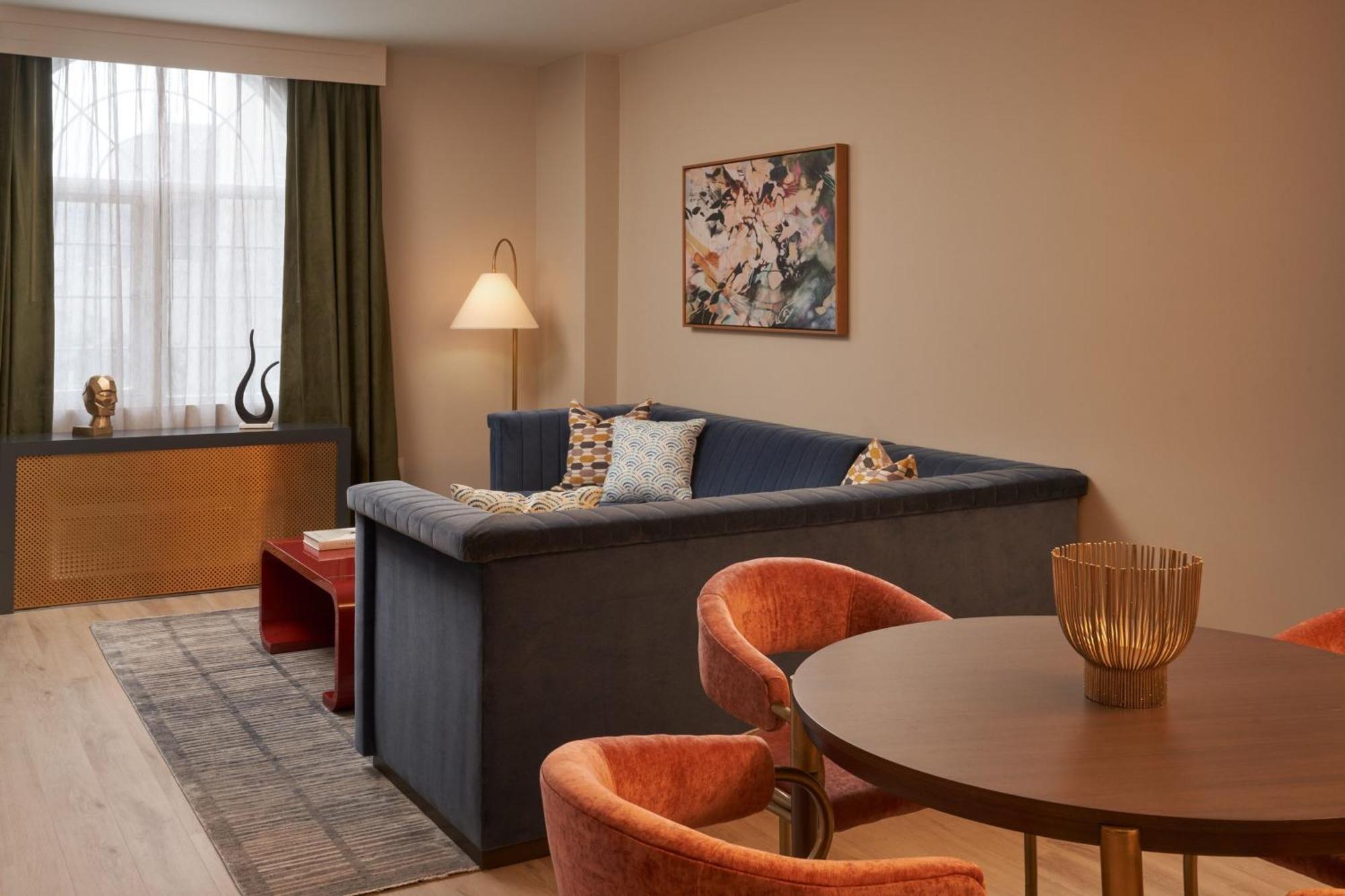 Vesper, Houston, A Tribute Portfolio 3*