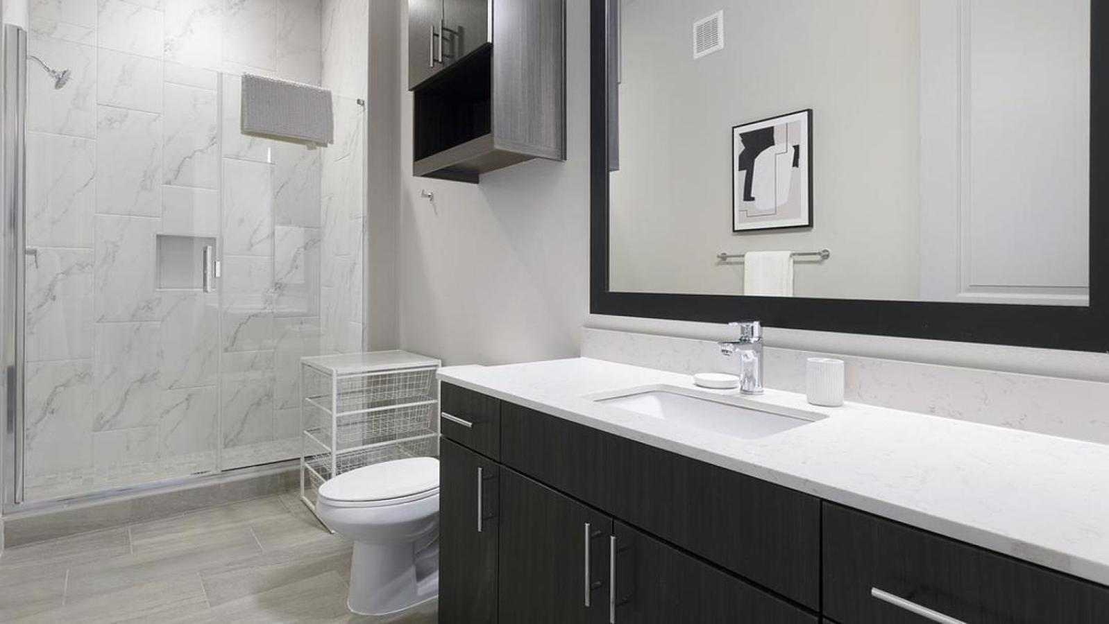 Landing - Modern With Amazing Amenities Apartment Houston