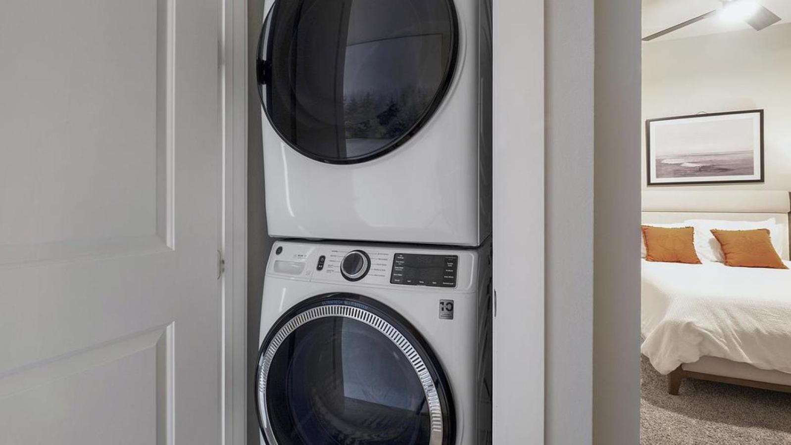 Landing - Modern With Amazing Amenities Apartment