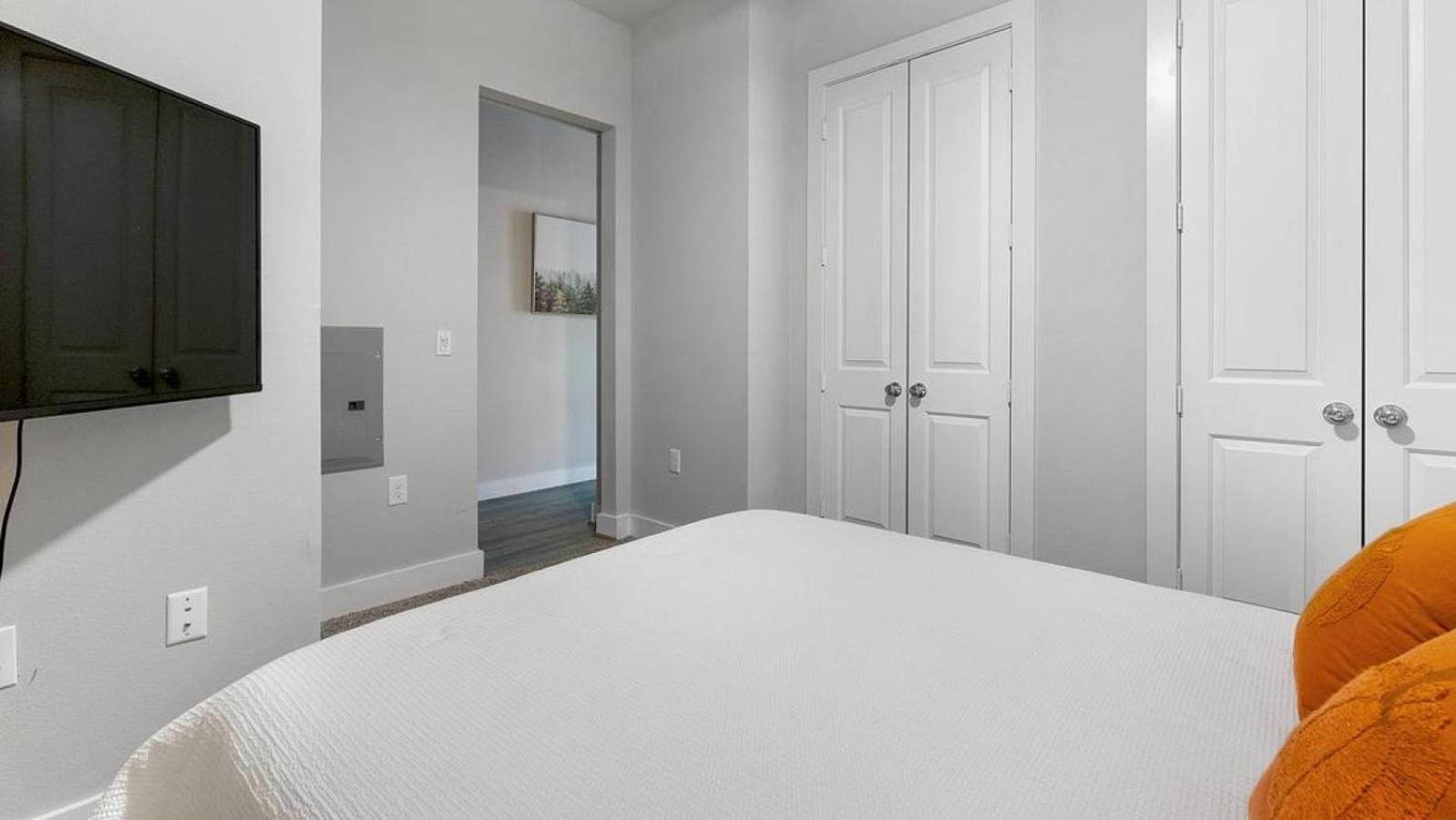 Landing - Modern With Amazing Amenities Apartment