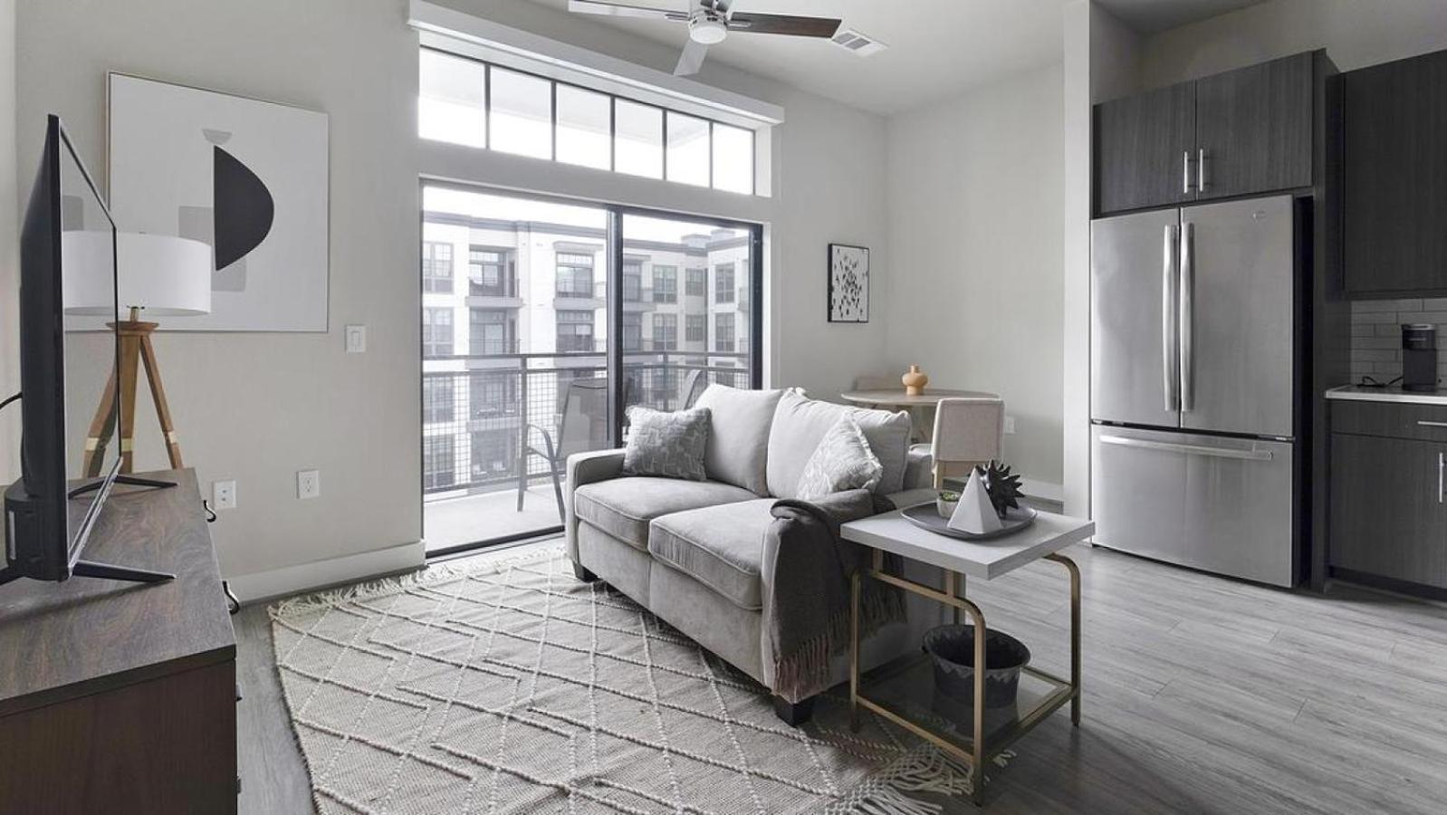 Landing - Modern With Amazing Amenities