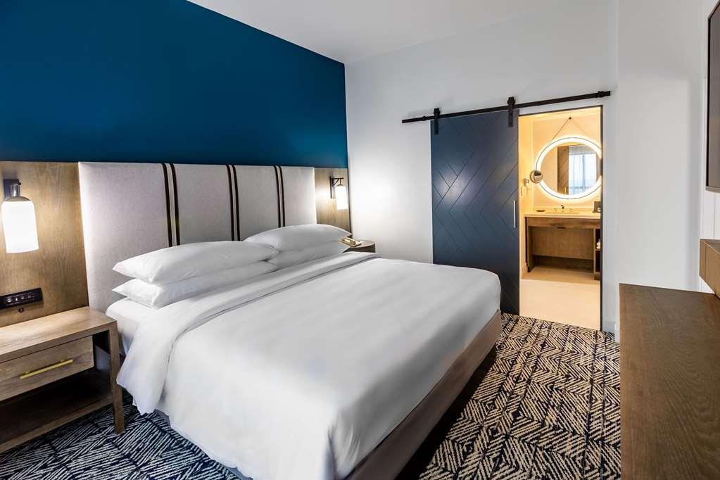 Hotel The Chifley Tapestry Collection By Hilton Houston