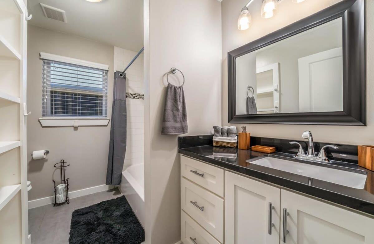 Gorgeous And Cozy W A Private Pool * Houston