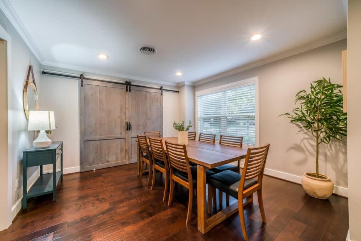 Holiday home Gorgeous And Cozy W A Private Pool Houston