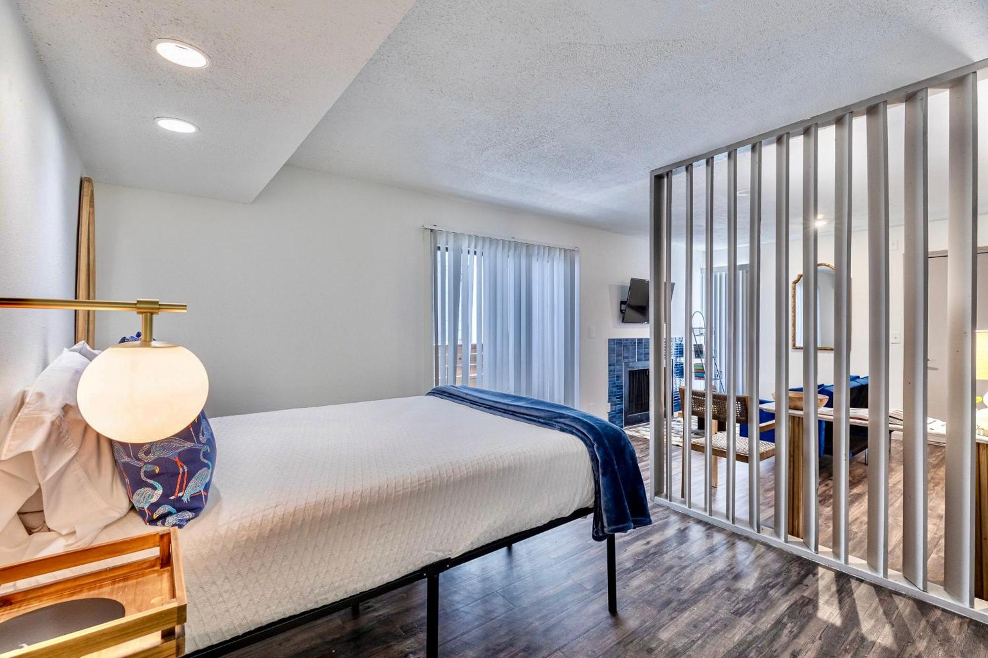 Perfectly Located At Med-center Pool & Gym *