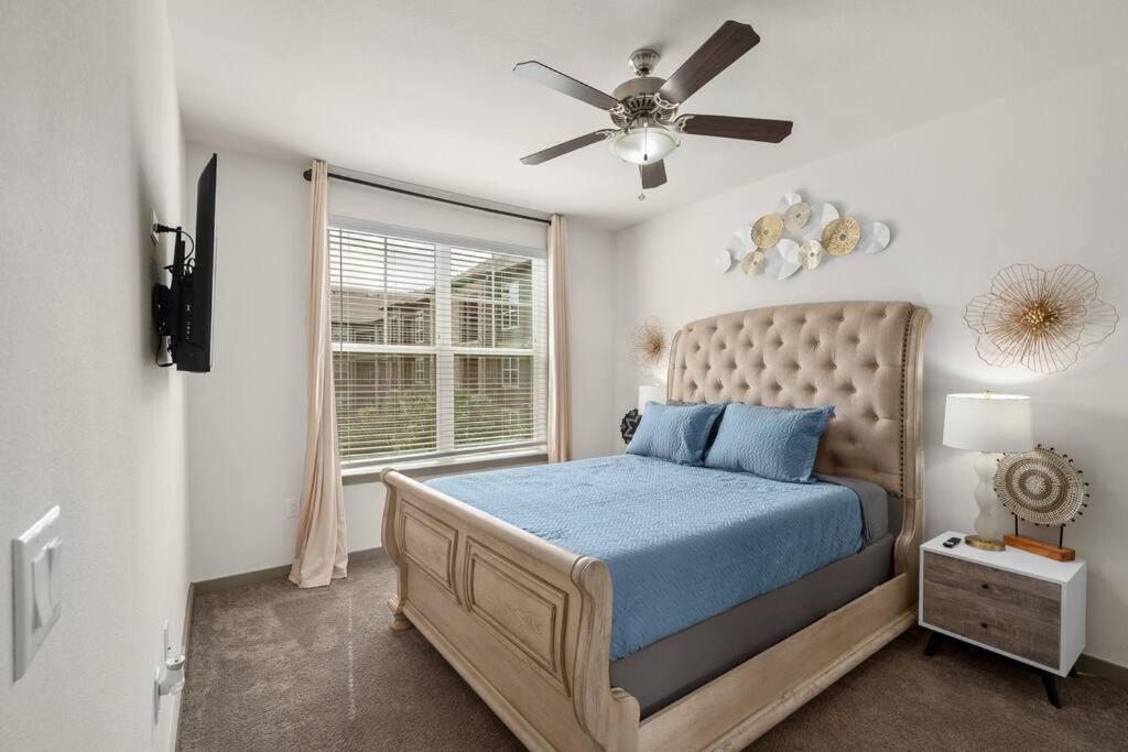 Apartment Serene Pool View And Comfort 1.5 Mi To Nrg Stadium *