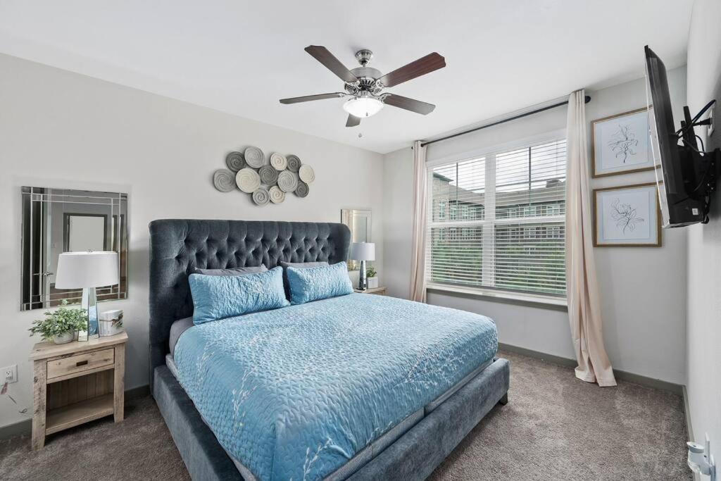 Apartment Serene Pool View And Comfort 1.5 Mi To Nrg Stadium Houston