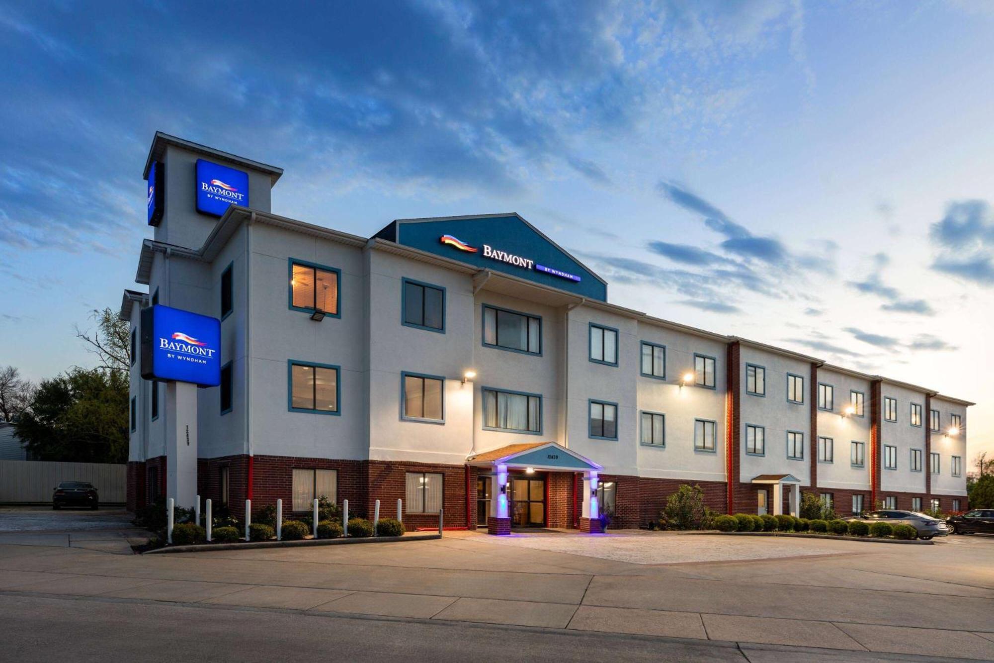 Hotel Baymont By Wyndham Brookhollow Houston
