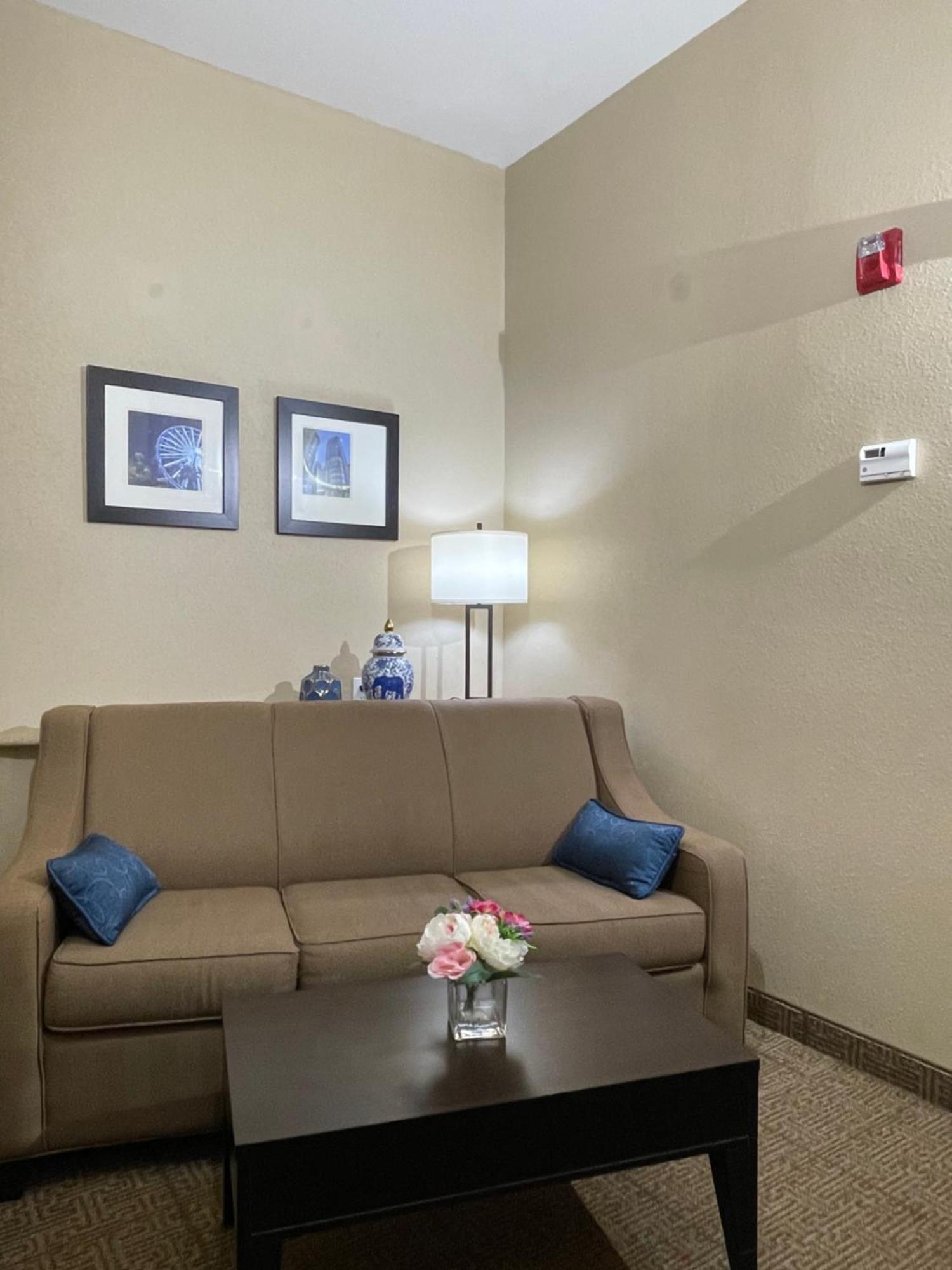 Hotel Spark By Hilton Hobby Airport 3*