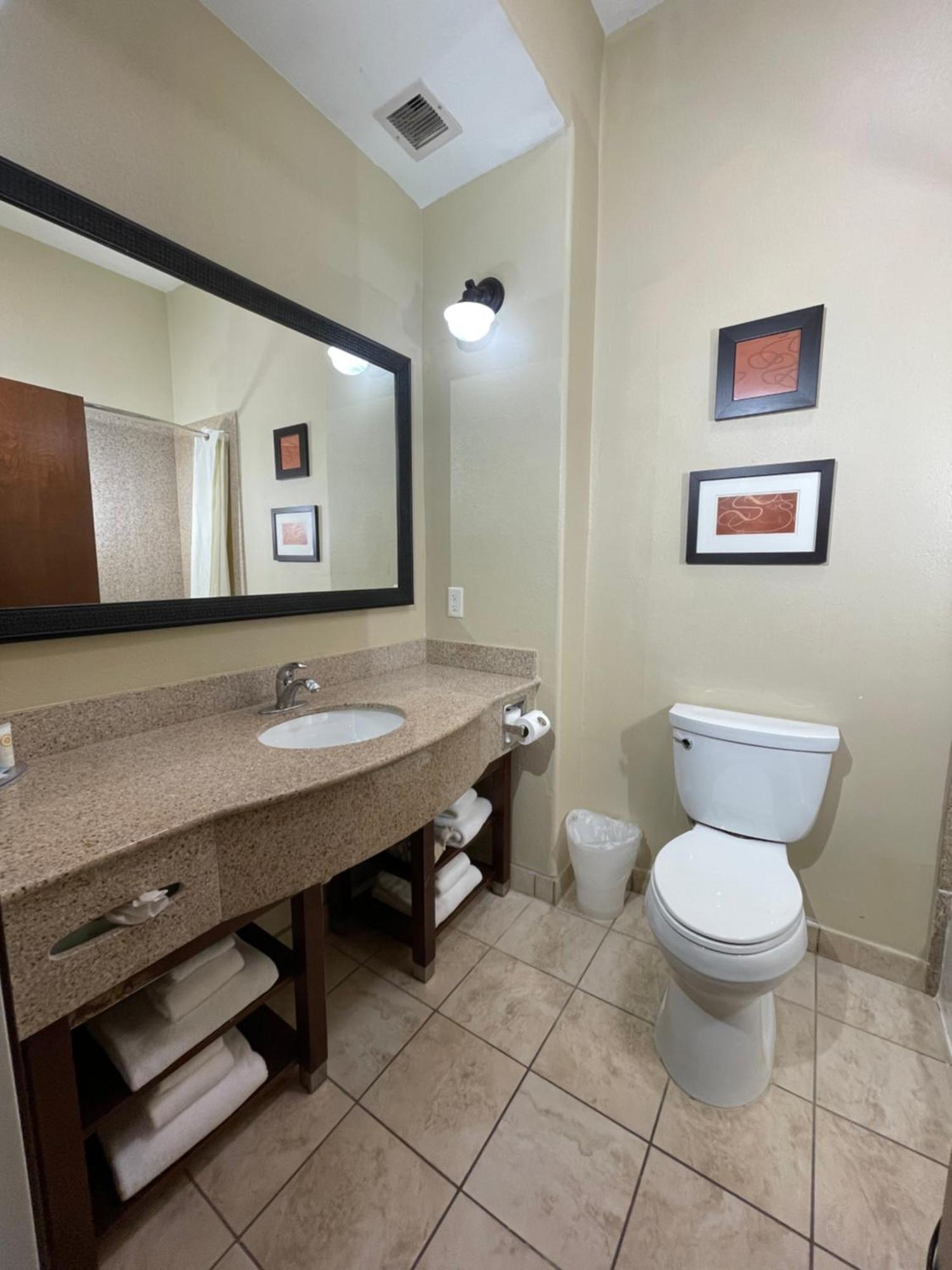 Spark By Hilton Hobby Airport