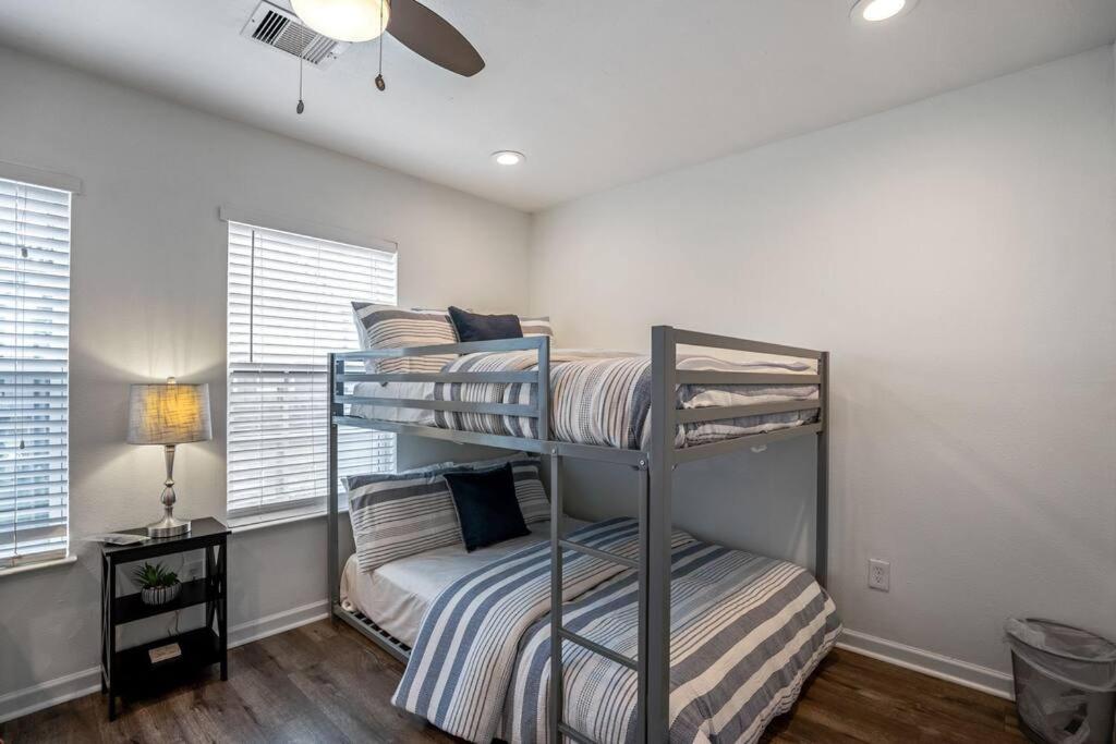 The Downtown Winter Retreat @ Historic 1st Ward Houston