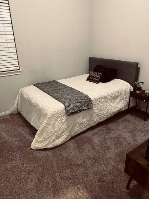 Centrally Located 3 Bedroom Townhome Houston