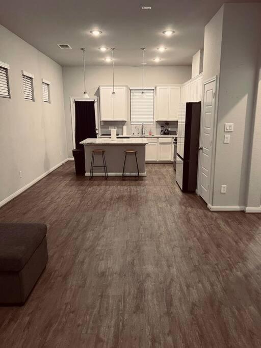 Centrally Located 3 Bedroom Townhome Houston
