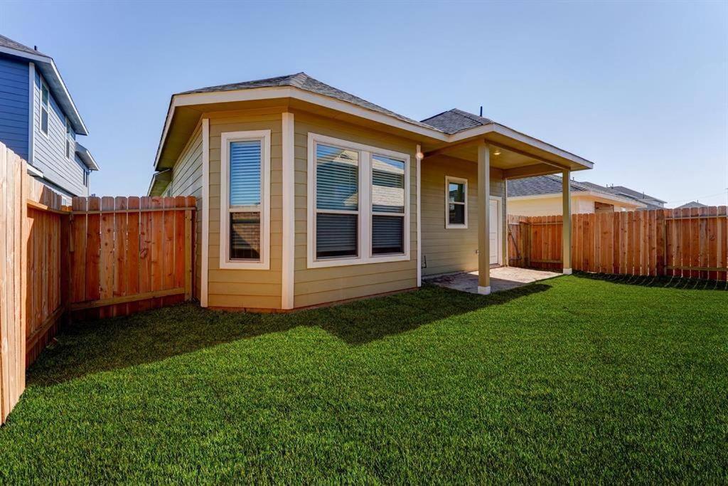 Apartment Centrally Located 3 Bedroom Townhome Houston