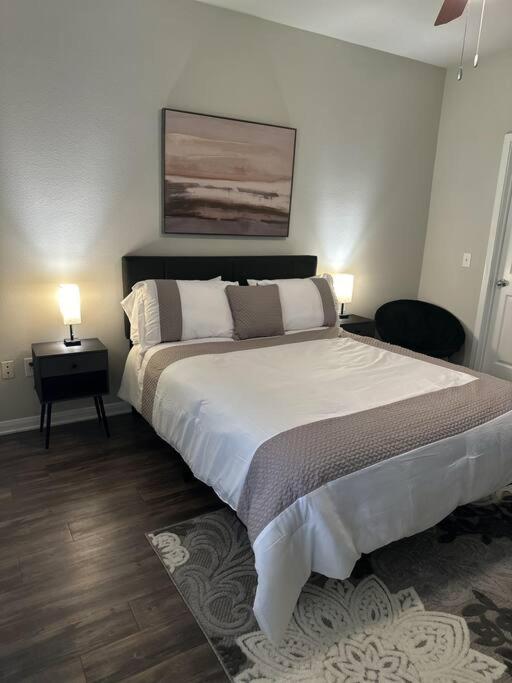 Apartment Devine Livings At Hermann Park Houston