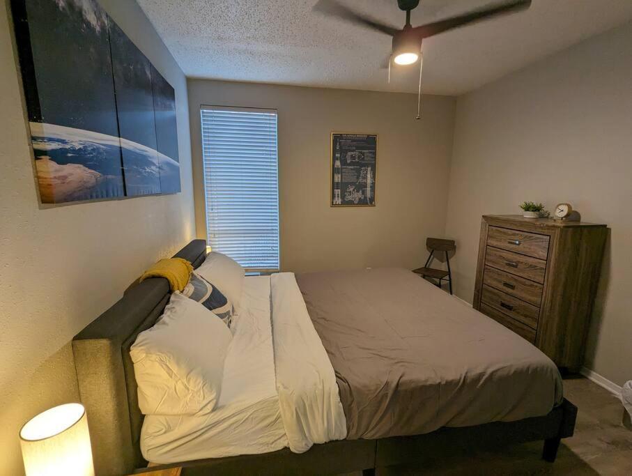 The Space Mariner Apartment Houston