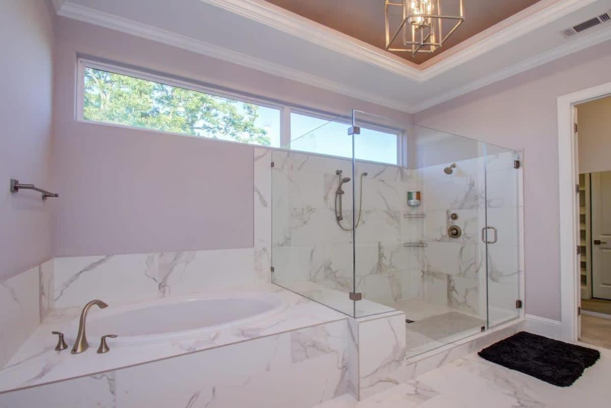 Location - Stylish With Jacuzzi * Houston