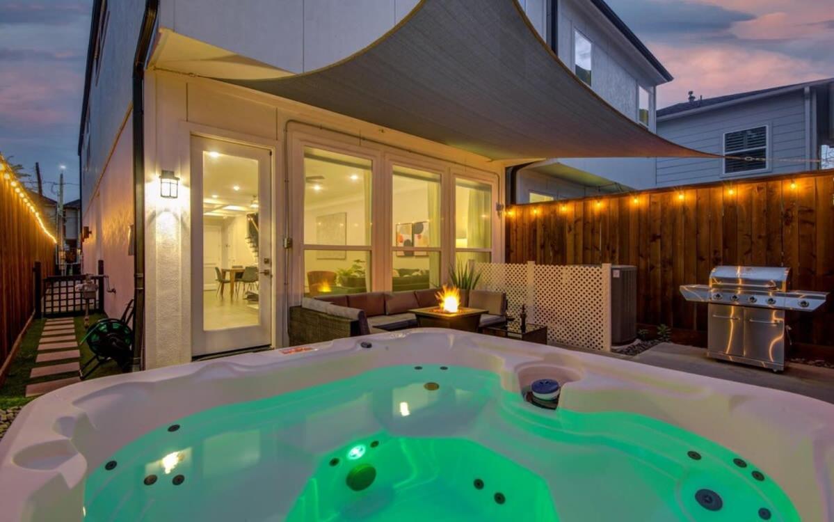 Holiday home Location - Stylish With Jacuzzi *