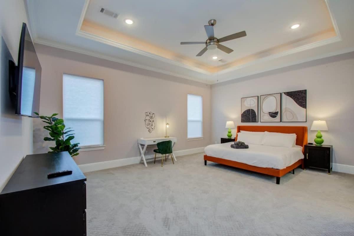 Location - Stylish With Jacuzzi Holiday home