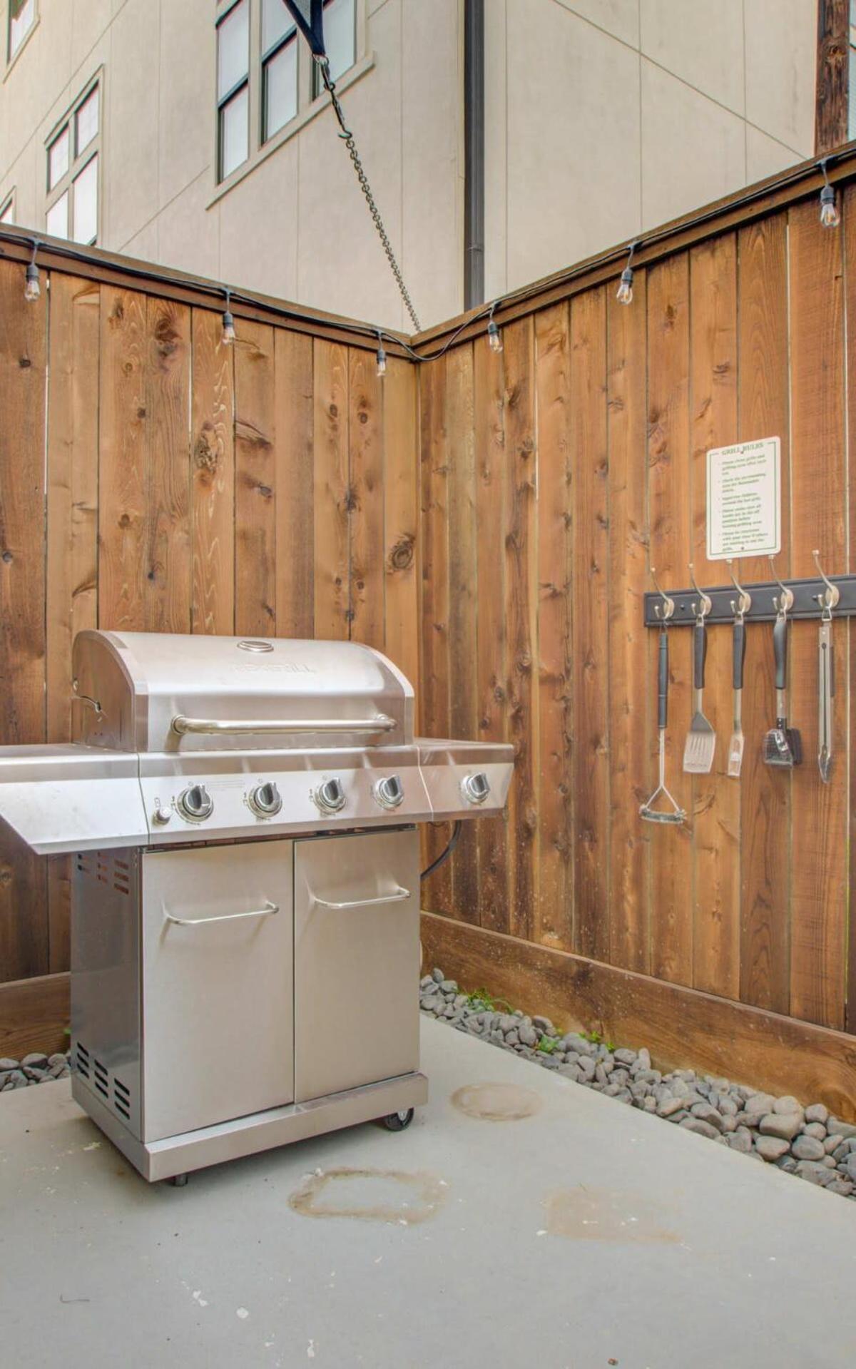 Holiday home Location - Stylish With Jacuzzi Houston
