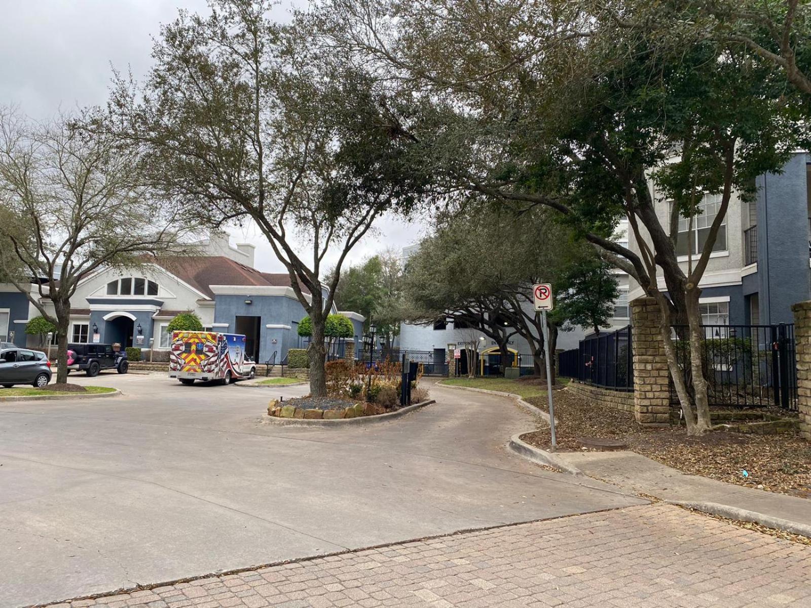 Apartment Hidden Gem At Med Center 2br & 2ba *