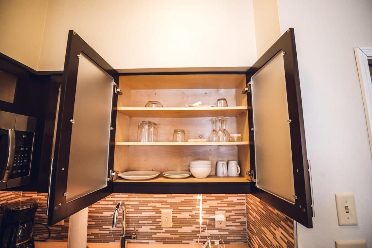 Apartment Kitchen Free Parking Washer&dryer Gym Relux Studio Group 1 *