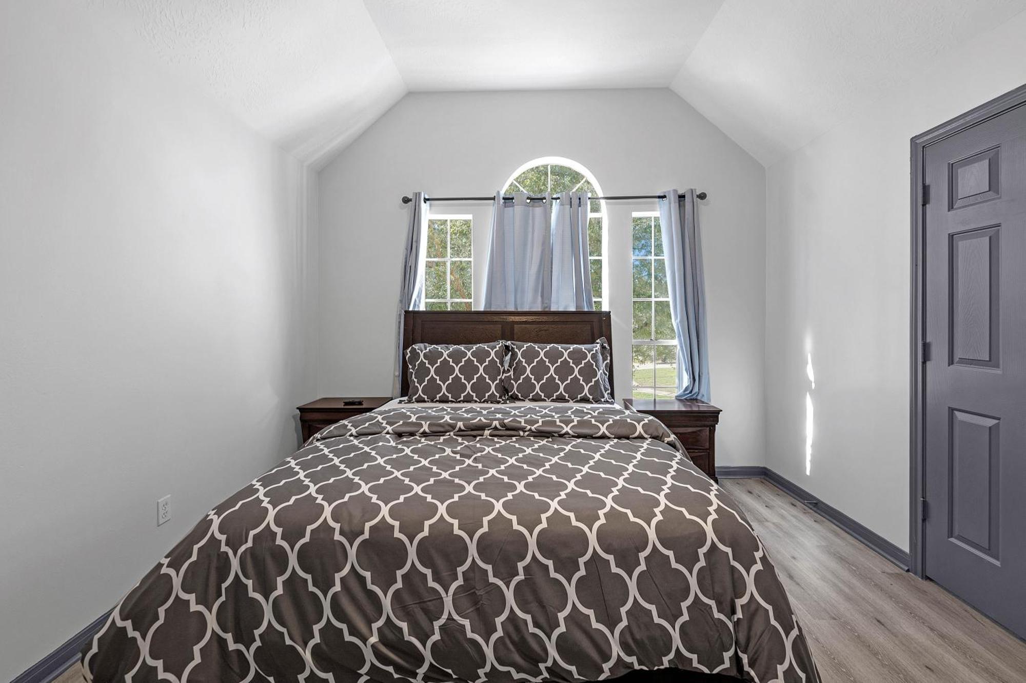 New 2800sq Ft 5br/2.5 Ba. Hwy6/copperfield/katy