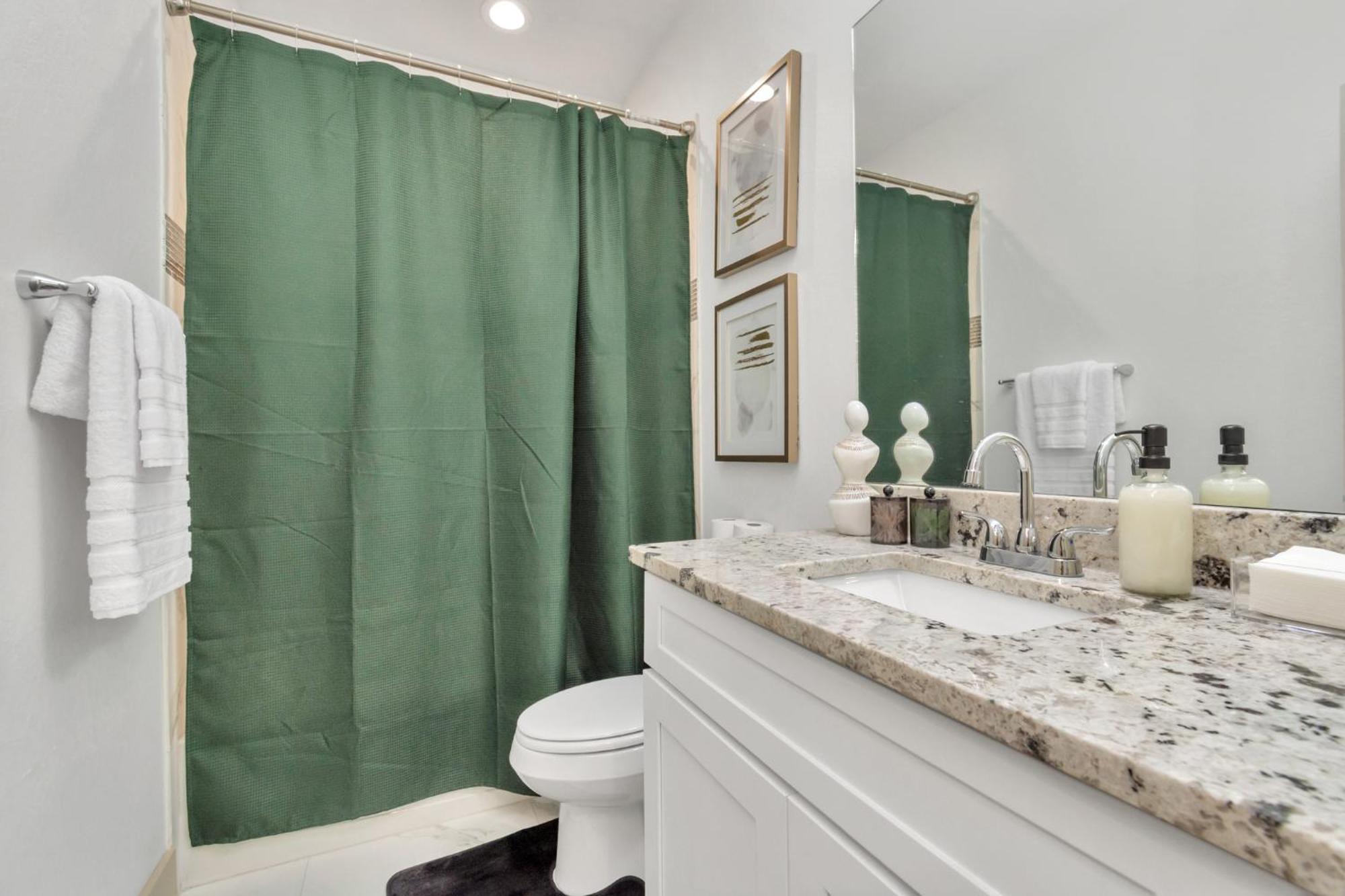 2 Homes! Sleeps 18, Games, Gated Parking & More!