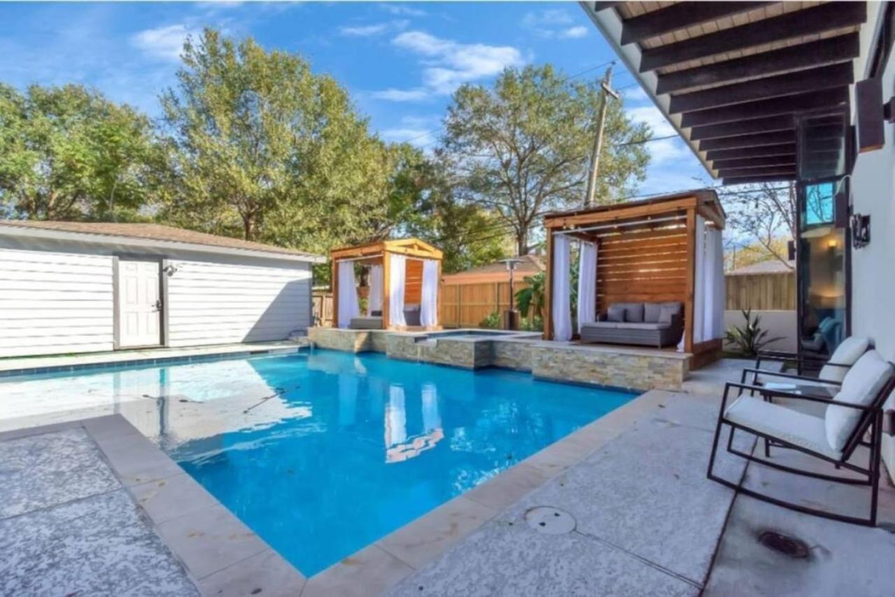 Holiday home Paradise Retreat Heated Pool Jacuzzi And 75inches Tv *