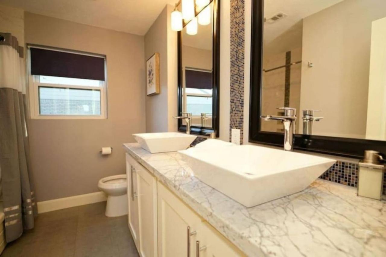 Holiday home Paradise Retreat Heated Pool Jacuzzi And 75inches Tv Houston