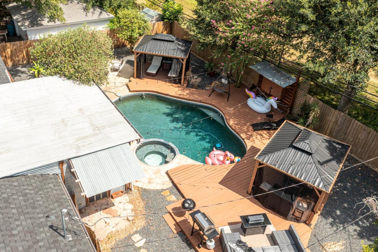 Heated Pool Retreat Outdoortv Bbq And Cozy Gazebos Houston